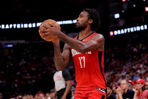 伊森57.9%三分命中率第一！至少出手30次三分 9人命中率超五成