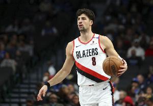 跑轟！熱火和開拓者合計(jì)205次投籃 其中開拓者109次&熱火96次