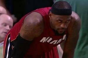 哪個(gè)對(duì)手會(huì)讓你覺得真的拿他沒辦法？隆多：2012年?yáng)|決G6詹姆斯