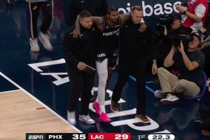 希望無(wú)礙！杰倫·格林捂著右腿筋離場(chǎng)了！左腿筋剛康復(fù)！