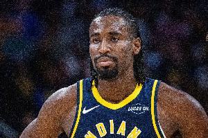 打得足夠好！內(nèi)史密斯10中7高效拿到25分1板4斷 二&三節(jié)得分上雙