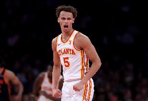 雖遲但到！丹尼爾斯連續(xù)62場(chǎng)送出搶斷 超越老里獨(dú)享老鷹隊(duì)史第一