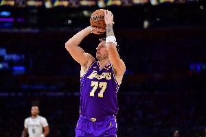 路威：東契奇是罕見的三威脅得分手 最可怕的是他仍在進化