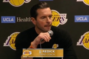 不敵背靠背第二戰(zhàn)的殘陣?yán)销?！雷迪克：今天我們沒有什么斗志