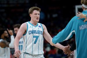 相當(dāng)搶眼！克尼佩爾多項數(shù)據(jù)拔尖 預(yù)測新秀賽季有望投進(jìn)273記三分