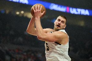 約基奇本賽季已經(jīng)4次三節(jié)三雙 9場比賽6次三雙