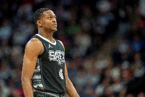 頂薪水平！福克斯首秀16分鐘單節(jié)砍15分 次節(jié)引領攻擊波正負值+13