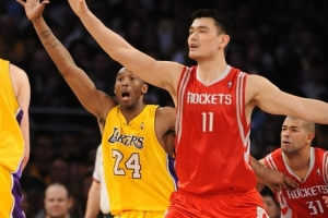 姚明最傳奇巔峰之戰(zhàn)？楊毅：09季后賽打湖人G1 受傷上演王者歸來