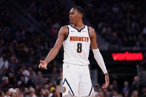 阿德爾曼：對(duì)沃特森的成長印象深刻 他能在最高點(diǎn)搶下籃板球