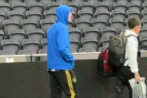 希望無(wú)礙！舍什科離開(kāi)熱刺球場(chǎng)時(shí)一瘸一拐