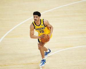 師傅你是干什么工作的？本·謝潑德10中1得到3分4板 三分6中1