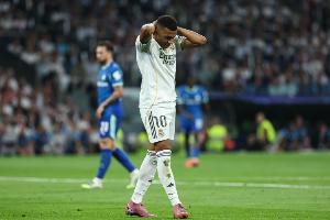 姆巴佩上半場(chǎng)0射門(mén)，為本賽季他17場(chǎng)首發(fā)比賽中首次出現(xiàn)