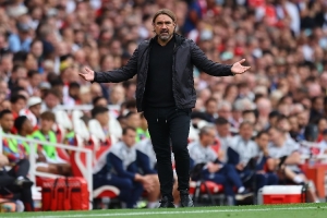 法爾克：我們應(yīng)該更好地防守對(duì)方傳中 近兩個(gè)客場(chǎng)球隊(duì)丟球太多