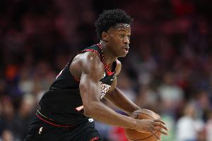 德拉蒙德：埃奇庫姆看起來很疲憊 他得把屁股焊在床上好好休息