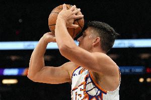 八倍鏡在手！格雷森·阿倫三分還有 命中10記三分創(chuàng)個(gè)人單場(chǎng)新高