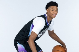 手感一般但挺全面！5號(hào)秀貝利首次先發(fā) 9中4砍下10分7板2助3斷