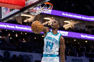 翻江倒海！迪亞巴特守護(hù)籃筐 連送大帽扇暈湖人