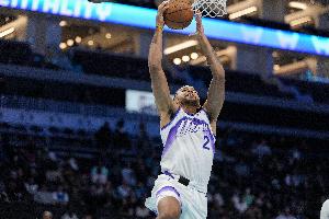 無緣對陣老東家！李凱爾因背部酸痛缺戰(zhàn)森林狼 亨德里克斯也不打