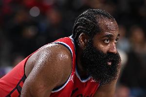 變陣&首節(jié)領(lǐng)先兩位數(shù)！船記：快船看起來攻防兩端都好多了