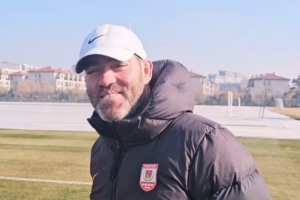 長春亞泰祝蘇亞雷斯先生生日快樂