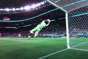 “當(dāng)所有阿根廷球員都回頭的那一刻，大馬丁就是場(chǎng)上唯一的光”