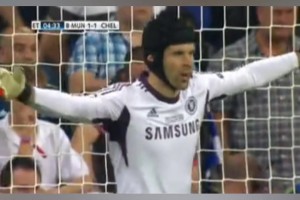 2012年歐冠決賽切赫封神一撲！帶領(lǐng)切爾西贏取歐冠冠軍！