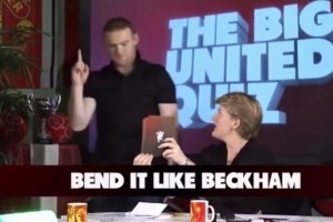 你猜你畫，魯尼比劃到飛靴門曼聯(lián)球員猜出來是小貝，爵爺微微一笑