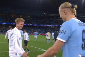 曼城球迷看到這一幕怎能不淚流滿面！哈蘭德賽后叫住德布勞內(nèi)敘舊