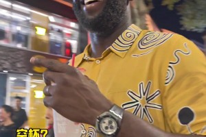 陽光大男孩！追夢格林帶著老婆夜游衢州古城 邊逛邊吃蜜雪冰城