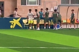 劉凱源這左右轉(zhuǎn)移真絲滑！全場盯他的是對手隊長2號??