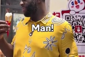 嘴哥有點憨憨的！追夢和維金斯在蜜雪冰城的不同畫風(fēng)！