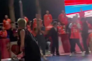 名場面！科比19年世界杯場邊觀戰(zhàn)，阿根廷球員紛紛過來握手！