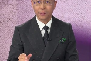 詹?。汗系蠆W拉濃眉大眼也開始擺大巴了，阿森納陣容深度多線爭冠