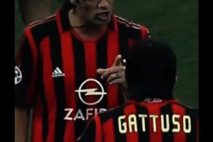 霸氣外露??2017年C羅在埃菲爾鐵塔上舉起金球獎