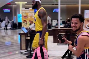 菲律賓詹帶著庫(kù)里逛街??...