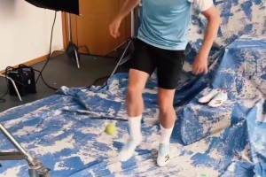 一戰(zhàn)成名！當年李剛?cè)蕦﹃嚮蜀R連過數(shù)人破門，閃耀全場！