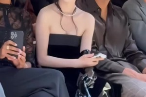 ??養(yǎng)眼！白鹿和科比大女兒同框亮相米蘭時(shí)裝周