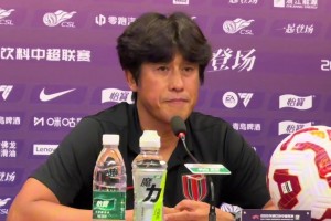 補(bǔ)時(shí)階段羅幕洛、周定洋先后倒地，浙江隊(duì)主場擔(dān)架隊(duì)“火速”出動(dòng)