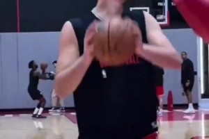 火箭訓練營合集 申京苦練金雞獨立真有約基奇的影子！