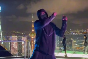 來上海了！沃爾都胖成這樣了，但這舞姿還是依舊很風(fēng)騷！