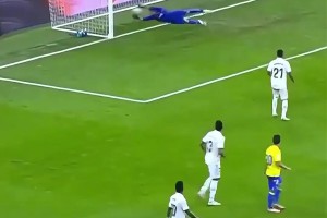 克羅斯凌空世界波！優(yōu)雅的人偶爾也能很“暴力”！