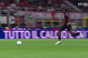 絕佳機(jī)會(huì)！普利西奇直塞撕破防線！福法納單刀左腳抽射打高了！