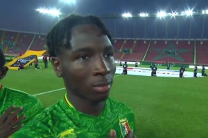 還記得他嗎？多特蒙德“消失”的9號，埃姆雷莫爾！