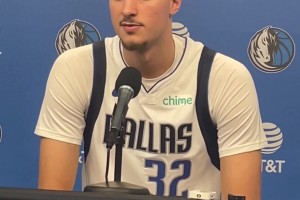 網(wǎng)友：布勞恩現(xiàn)在這造型，去了成都應(yīng)該很吃香吧