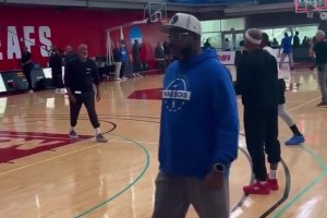 復出越來越近了？歐文已經(jīng)可以進行簡單的有球訓練了