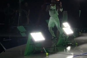 人球合一！歐文連拍個定妝照都要秀下運球??