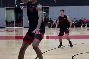 火箭新賽季有如此多的臂展怪，防守一定能令對(duì)手窒息！??