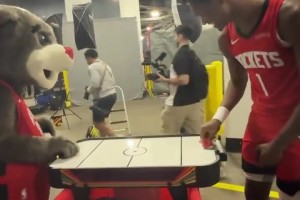 肌肉記憶？阿門怎么玩啥都是一直在防守??