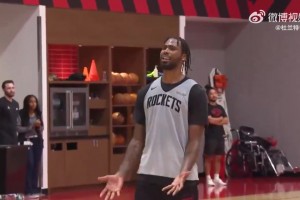 杜蘭特在火箭呆的真開心啊！一旁伊森這舞蹈，看著像練過的