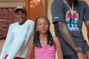 因臀部緊張缺席湖人首場(chǎng)季前賽？詹姆斯前幾天還在扭屁股秀舞技啊